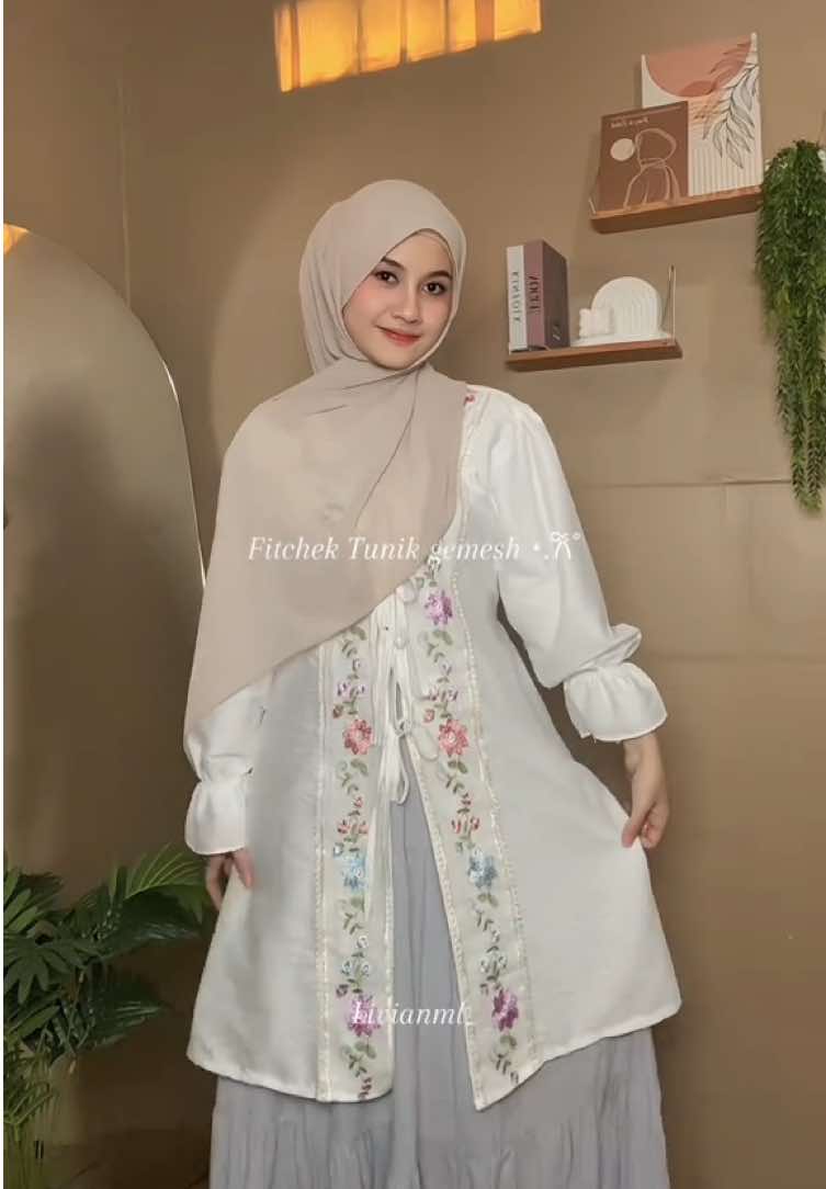 so cutee gemesh banget sama tuniknya🥰🤏#fitcheck #ootdtunik #tunik #ootdhijabstyle 