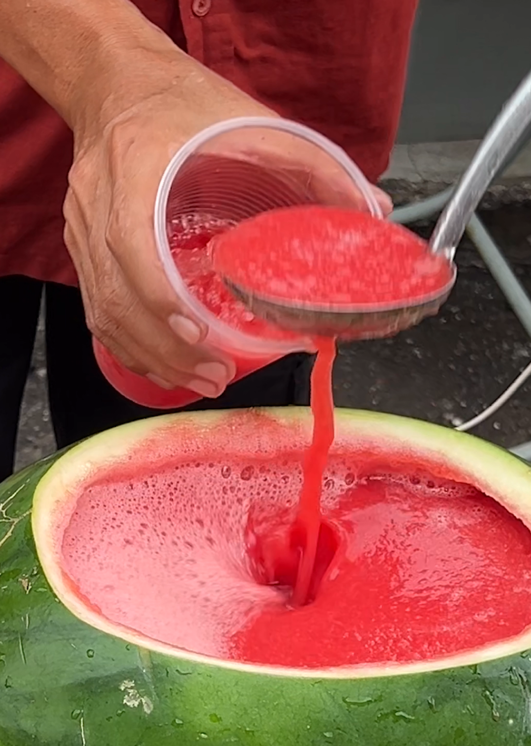 Amazing! Popular Sugar-Free Watermelon Juice in Malacca - Malaysian Street Food Price : RM 9 / USD 2 Location : Jonker Walk Melaka ▶https://maps.app.goo.gl/u19xP7nEXagAWFQP7 #shorts​ #malaysia​