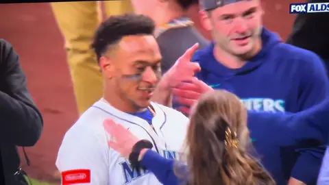 What an amazing game!! #tridentsup @Seattle Mariners 