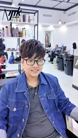 Hairdesignနဲ့ပတ်သက်ပြီးပြောင်းလဲမှုလေးဖြစ်ချင်တယ်ဆိုရင် ချစ်ကာကာများအနေနဲ့amkbeautycenterကိုလာရောက်tryကြည့်ဖို့အတွက်ဖိတ်ခေါ်ပါတယ်နော်#hairdesign #beauty #haircut #view #fyp 