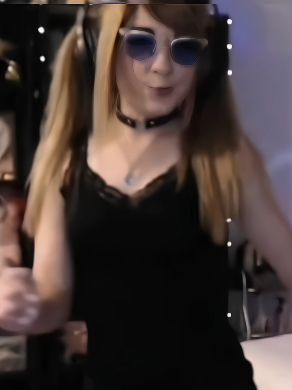 El pasito de la llama 🦙  @Staryuuki  #staryuuki #staryuukiii #clipsdetwitch #viral 