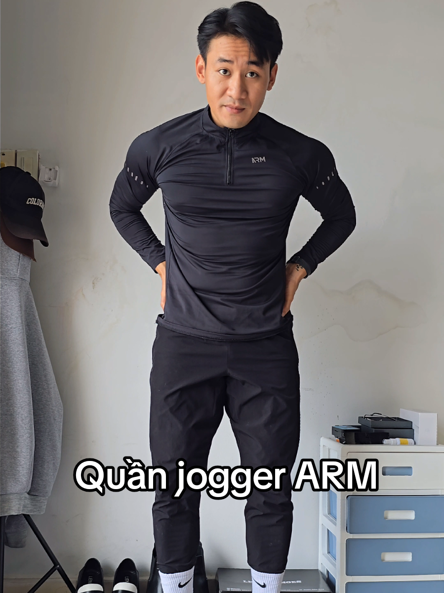 Anh em hỏi nhiều quá thì lên đây 😎 đi tập nhá 🏋 #chuvietday #outfit #quanjogger #quanthethao #arisman 