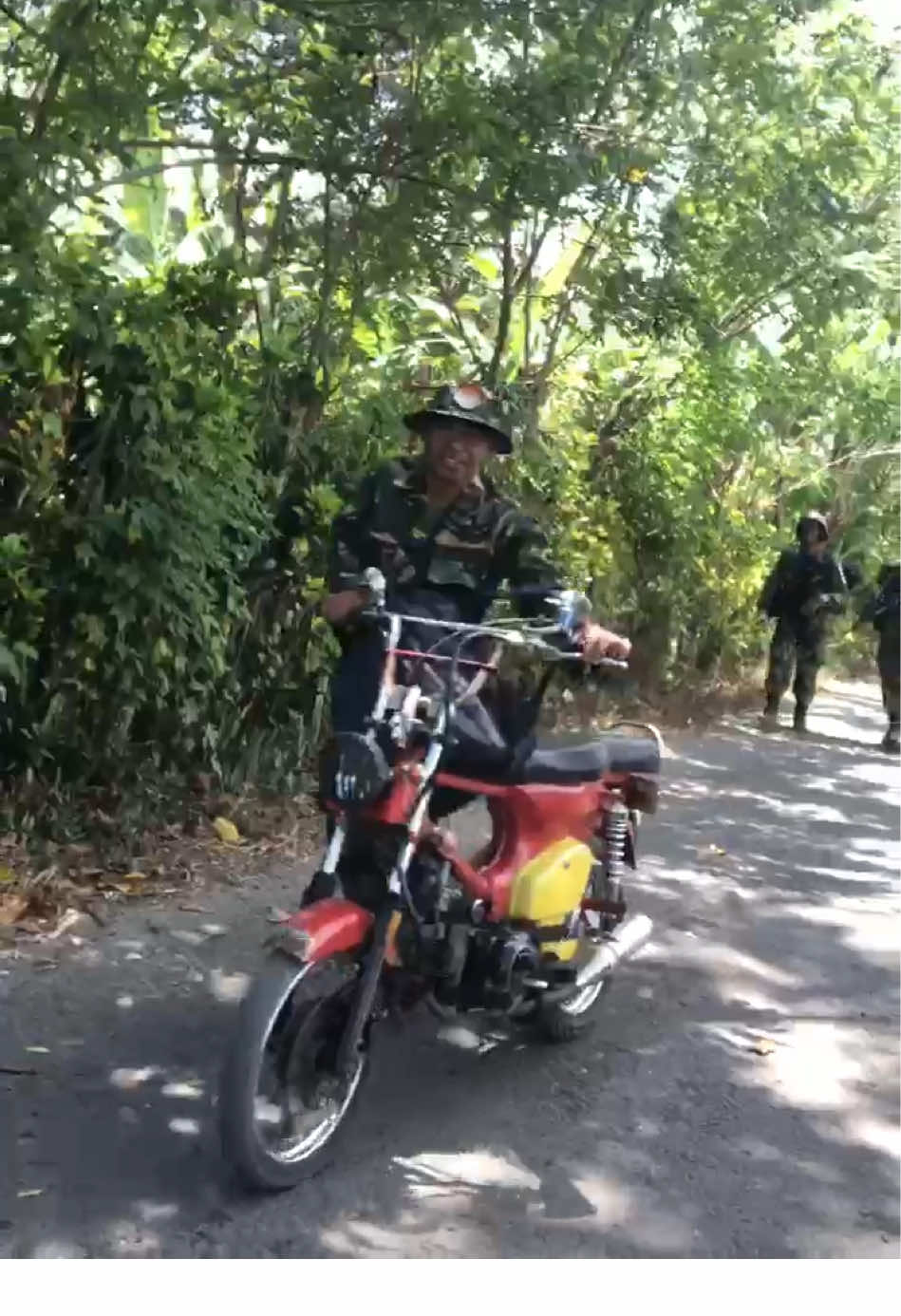 Yang mau titip pesan silahkan 😅, tahun depan bapak ini sudah pensiun . Goodbye PajeroSport🥲  #pelatih #tni #tniad #tniindonesia🇮🇩 #jasmanimiliter