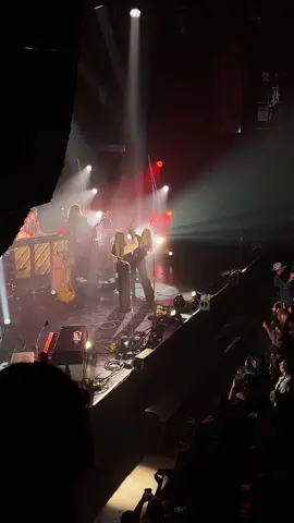 @Aly and AJ live at the @The Salt Shed Chicago! Celebrating 20 years of music excellence! They always put on such an amazing show and lucky for me, I’ve gotten to see them twice now! Both times with my own sister 🥹😍 • #AlyandAj #potentialbreakupsong  #silverdeliverer  #silverdeliverertour2025  #Chicago 