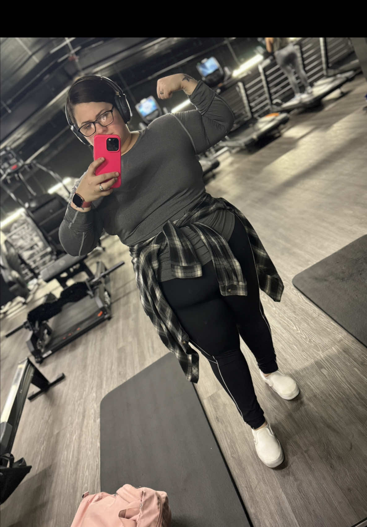Happy Friday y’all that’s a wrap for today’s workout proud of myself I accomplished everything that I wanted to do today let’s get it let’s go🔥💪🏻🩶 #myjourney #workoutdone #keepshowingup #reachingmygoals 