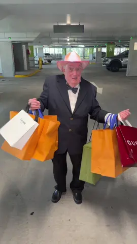 the best butler ever. #fyp @Utahjaz @Hayley Summers 