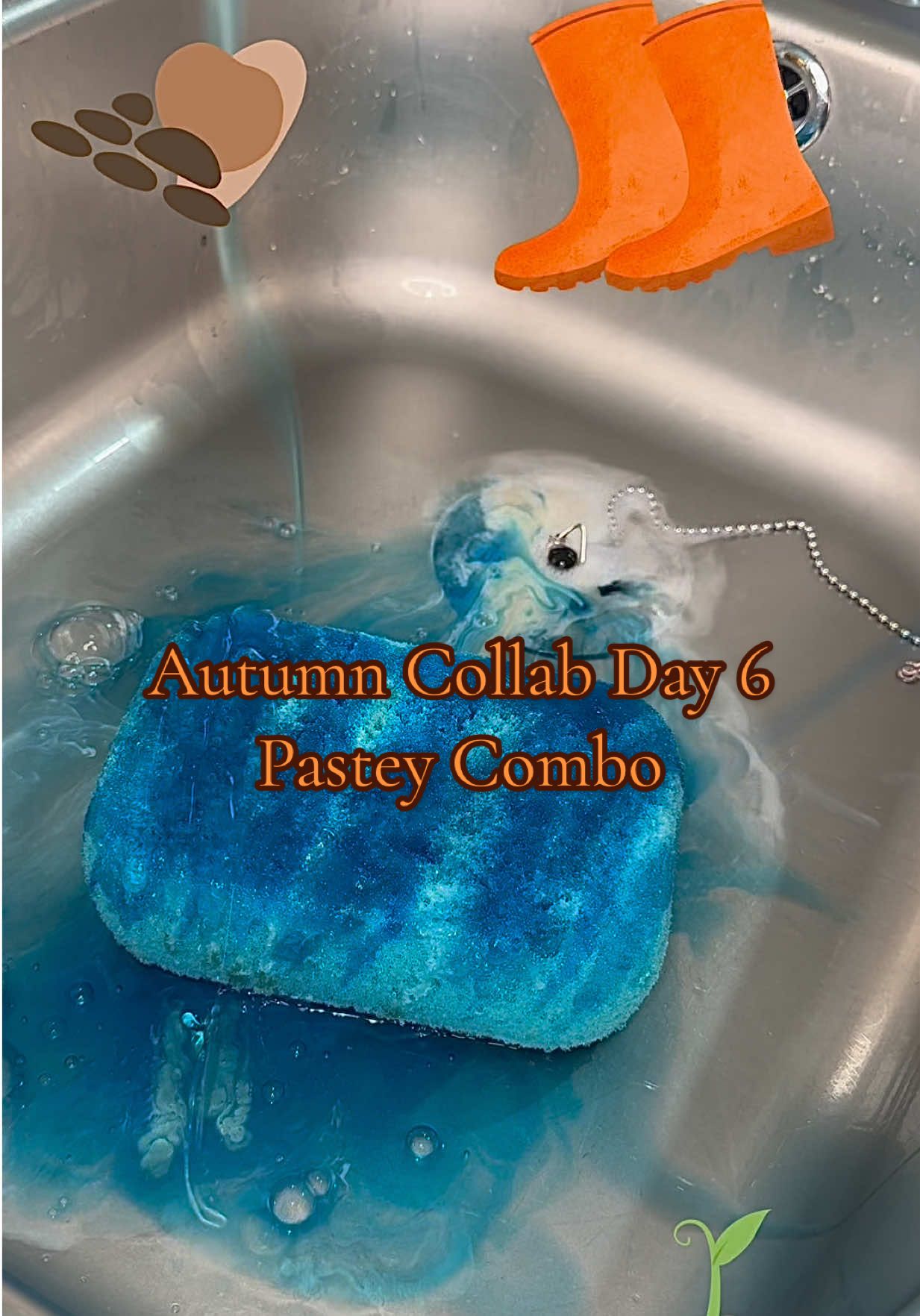 🍂Autumn Collab Day 6: Muddy Puddles (Pastey Combo) Inspired by the horrible weather we all face at this time of the year from clouds, rain and muddy puddles🫠 I knew dettol and astonish didn’t suds up so i used that ti my advantage and made a cute blue paste that smelled wonderfulll!!!!🩵the rinse is also included and it’s a sudsy one<3 Check out my babessss versions of this please! All week it’s been banger after banger and this time will be no different!🩶  @bubbleswithmoll & @🫧Yorkshire Scrubber🫧  Cannot wait to see everyone else’s<3 •Dettol •Astonish Linen •Zoflora Water Lotus & Lily TBC •Duck spa by the sea TBC •Green og ds •Baby powder #spongeasmr #spongesqueezing #CleanTok #asmrsponge #asmrsounds 