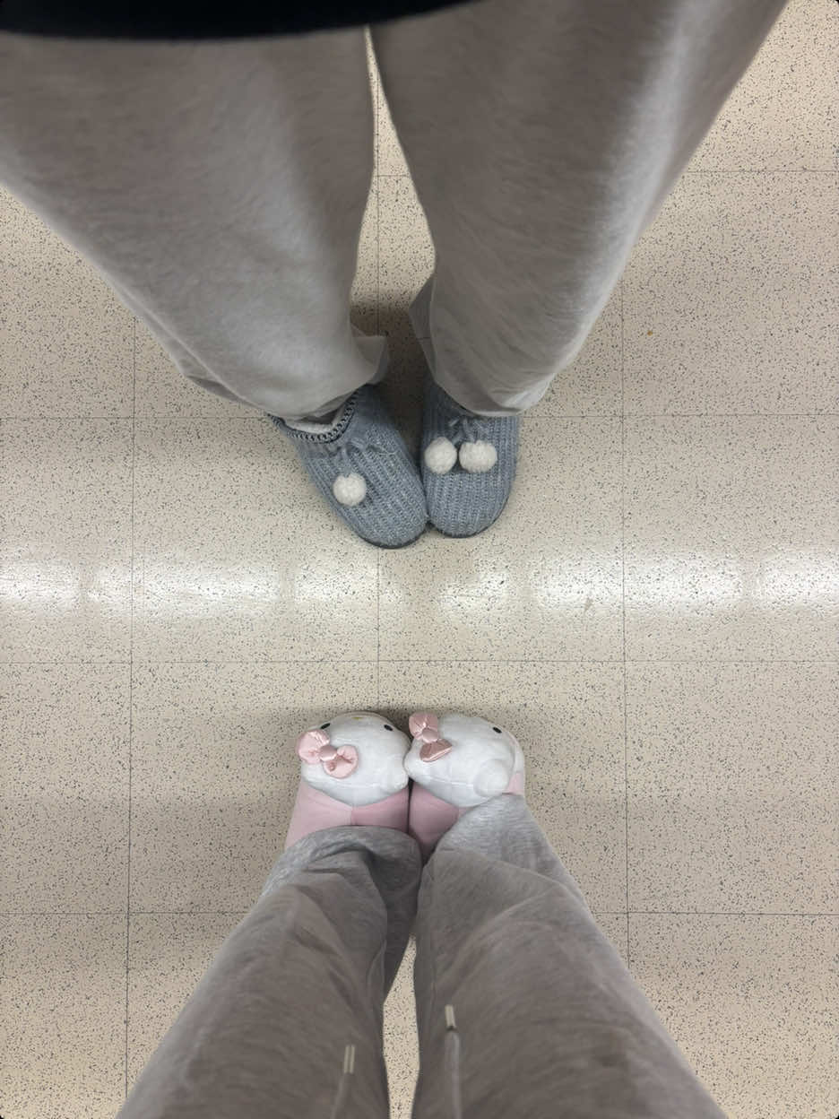 @Baka #fyp #viral #famous #facecard #kawaii  feat our slippers 