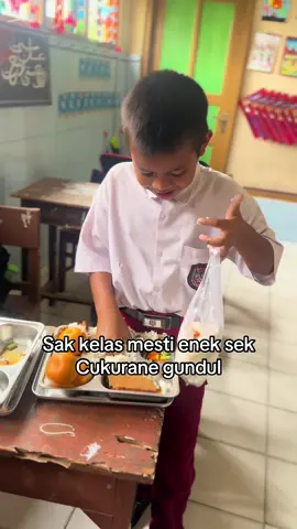 Nek ra gundul mesti enk cah cilik e😂#gurukreatif #sd #gurumuda #mbg #fyp 