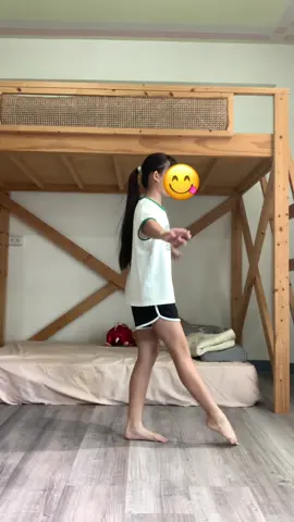 剛剛那個好醜 換一個，後拔腿比較直 #舞蹈生的日常 #後腿  #後拔腿伸直 #腳背  #限流了拉我一把嗎😭 