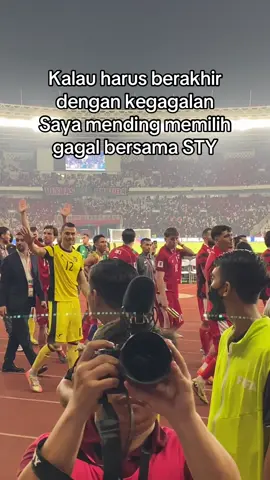 Plis jangan berakhir 😭 #fyp #timnasindonesia #timnasday #timnas #indonesia🇮🇩 