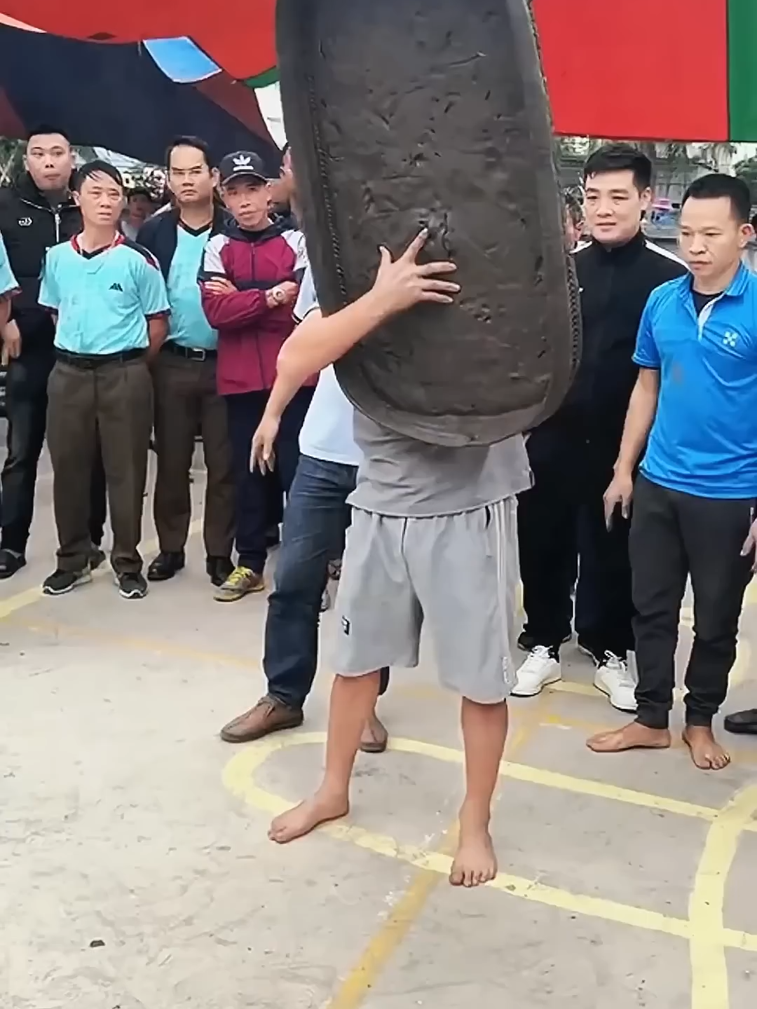 ベトナムの泥キャノン遊びがすごい！