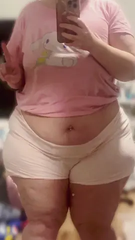 Pro-tip for my chubby friends… Floating belly button ring! 💖 #bellybuttonpiercing #plussizefashion #bodypositivity #chubby 