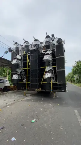 Kuda perkasa audio @SINAR JAGO official #soundhoreg #soundhoregjatim #soundhoregjawatimur 