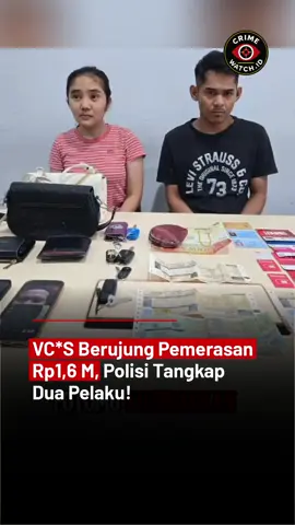 VCS Berujung Pemerasan Rp 1,6 Miliar! Polisi Tangkap Dua Pelaku di Riau “Kirim uang kalau nggak, fotomu ku sebarkan!” Begitu ancaman yang diterima seorang pria setelah melakukan video call seks (VCS) dengan kenalan lamanya di Instagram. Tanpa sadar, wajah dan tubuhnya direkam diam-diam — dan jadi alat pemerasan. Total kerugian? Rp 1,6 miliar.  Beruntung, Ditreskrimsus Polda Riau berhasil meringkus dua pelaku: 👩‍🦰 Sisilia Hendriani (24) 👨‍🦱 Syamsul Zekri (34) Keduanya dijerat pasal pemerasan dan UU ITE. ⚠️ Hati-hati! Jangan sembarangan kirim foto atau ikut ajakan VCS. Satu screenshot bisa jadi senjata pemerasan. #CrimeWatchID #PemerasanOnline #KasusVCS #KejahatanSiber #PoldaRiau           