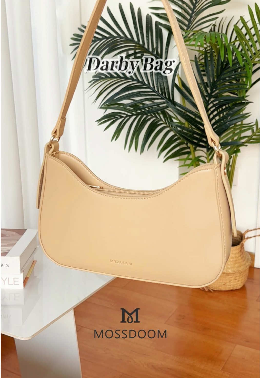 Effortlessly stylish, endlessly versatile 💼✨ Darby Bag is the perfect match for your everyday look — simple, classy, and always on point 🤍 🎥 Join Live Now and get your favorite Mossdoom bag with special offers waiting just for you! #MossdoomIndonesia #TimelessElegance #PromoGuncang1010 #WIBGajian #GajianSale 