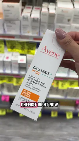 The cult fave Avene Cicalfate+ cream now comes in serum and a new SPF!!!!  U need to run!!  I already tried the spf and it’s farkin amazing! Super lightweight and no white cast .  #avene #cicalfate #viralskincare #chemistwarehouse @Eau Thermale Avène @Chemist Warehouse Official 