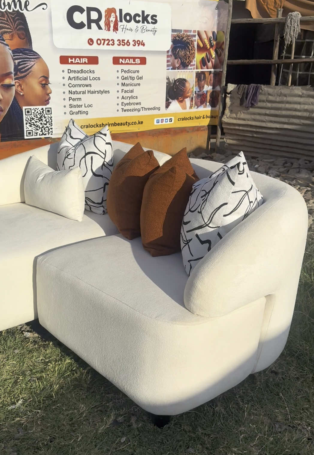 Kazi safi👌🏿 We customized this sofa for a small apartment. Price: Ksh70,000 with spring cushions and exact fabric. *Color can be customized  #furniturekenya #sofanairobi #furniturenairobi #madeinkenya #sofakenya #sofakenya #poufkenya 