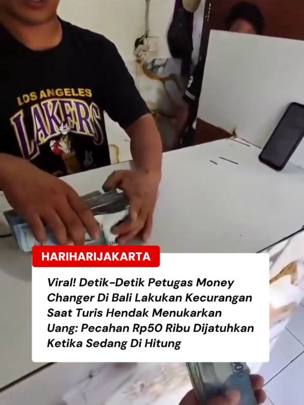 Viral di media sosial petugas Money Changer di Bali melakukan kecurangan saat Turis hendak menukarkan uang. Pecahan Rp50 ribu dijatuhkan ketika sedang di hitung dan untungnya turis itu berhasil merekam kejadian tersebut. Video by: Andreli_48 #hariharijakarta #jktinfo #infojakarta #jakarta #jakartatimur 