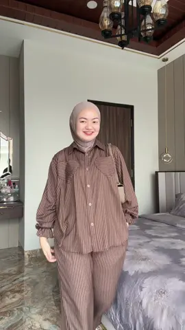 O nya apa? OH BARU LAGI 😭😭😭 jangan lupa co ya mahogany nya 😍😍