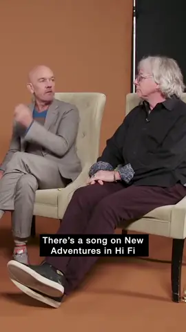 Michael Stipe and Mike Mills from R.E.M talk about the time they called Thom Yorke from Radiohead due to copyright issues #rem#radiohead 