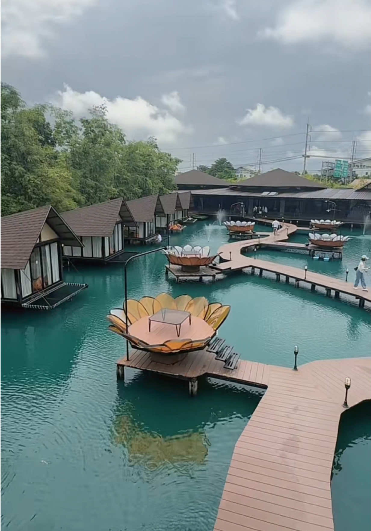 วิวดีอาหารอร่อยบรรยากาศดีบริการดี 10 / 10 ไม่หัก #ม่านไผ่สายน้ํา #ม่านไผ่สายน้ําสาย5นครปฐม #ม่านไผ่สายน้ําคาเฟ่ 