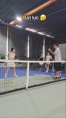 Ai dạy dạy đi chứ tui bó tay ời  #viral #pickleball #funny 