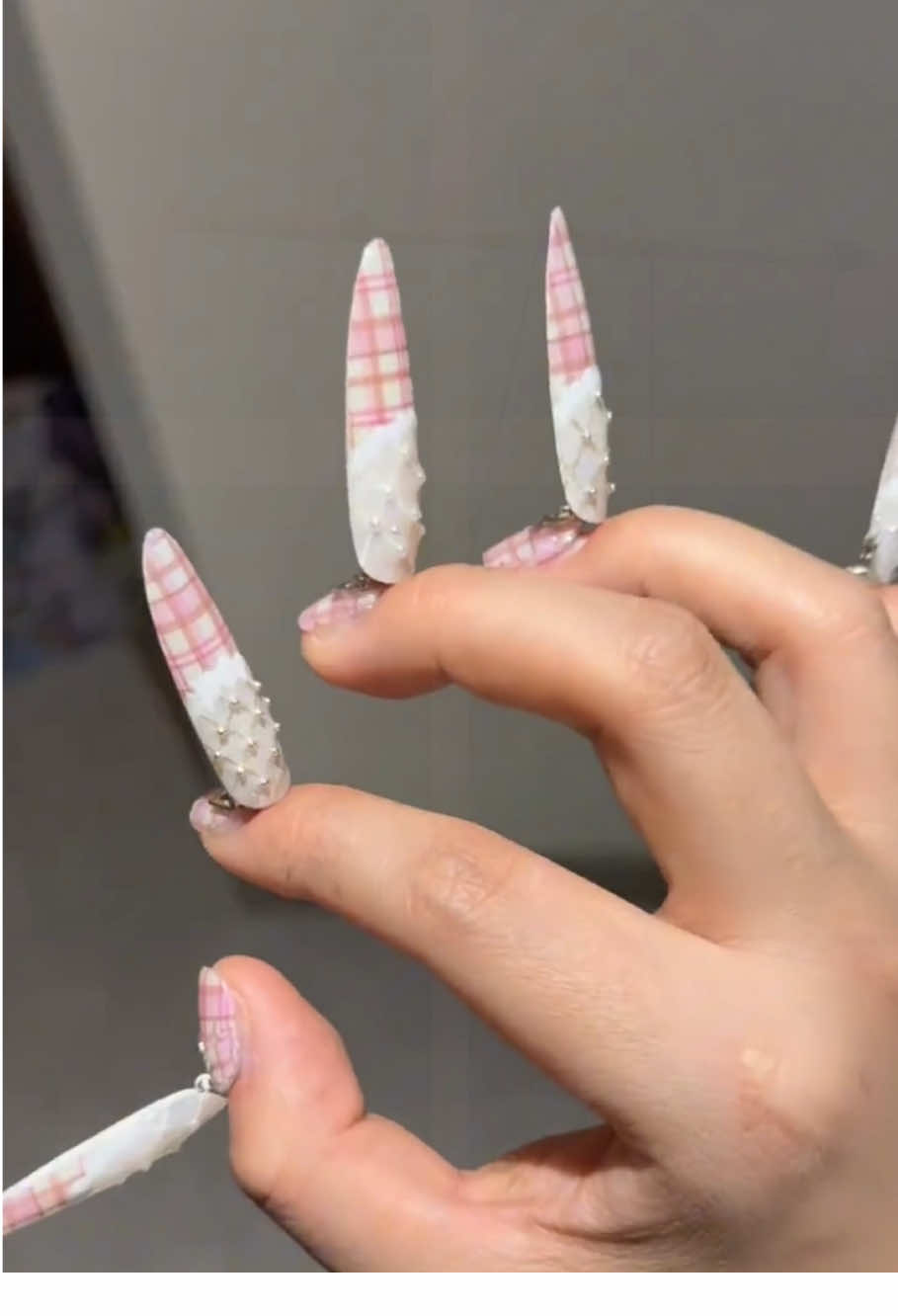 Do you think nails like this are useful?😍#pressonnails #nailinspo #nailsart #nailsdiy #nail 