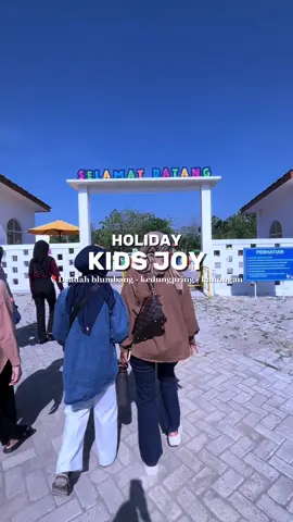 REKOMENDASI WISATA DILAMONGAN 😍🎉 Soft Opening Wisata Kids Joy 👧🏻👦🏻👧🏻🎉  Lokasi 📍 Dradahblumbang - Kedungpring - Lamongan  Yuuukkk Guys Ramaikan 🎉🎊 Banyak bgttt Spot Foto yang bagus bagus😍  Tempat bermain anak-anak juga banyak bgtt pastinya 😍 Jangan lupa yaa guys Ajak semua kluarga sanak family dan teman-teman kalian 🥰🫶🏻 #wisatalamongan #lamongan #infolamongan #kidsjoylamongan #lamongan24jam 