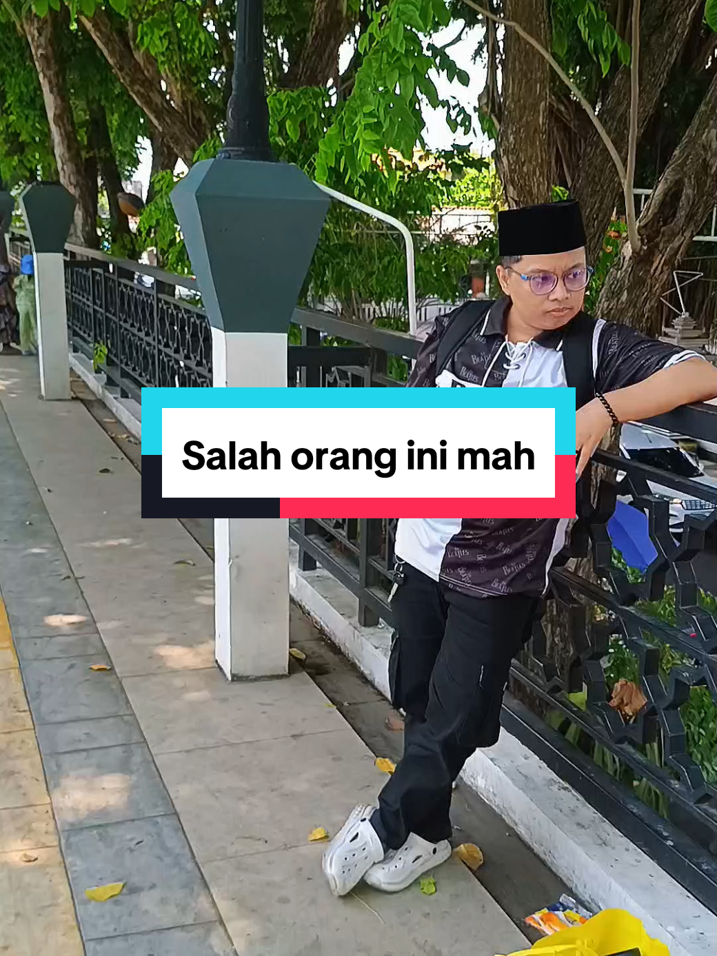 ketika kamu merampas barang ke orang yang salah maka inilah yang terjadi🫠 auto nyesek sendiri deh 🥲 #songkok #fyp #fashiontiktok #sadvibes #tiktokindonesia 