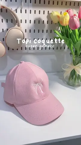 Tambah sentuhan manis di outfit kamu 🎀 Topi Coquette Korean style ini bikin look kamu makin girly & classy! 🌸 👉🏻 Cek sekarang di Link bio no 04 #TopiCoquette #KoreanStyle #SoftGirlLook #cutestyle 