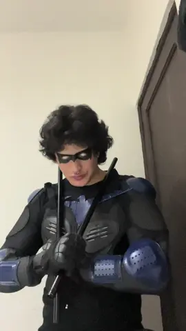 Mi disfraz de hallowen🫣 #richardgrayson #nigthwing #cosplayer #cosplay #robin 