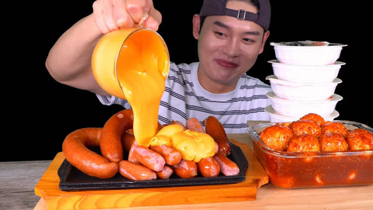 Cheese sausages with spicy egg rice mukbang! #asmr #food #FoodLover #koreanfood 