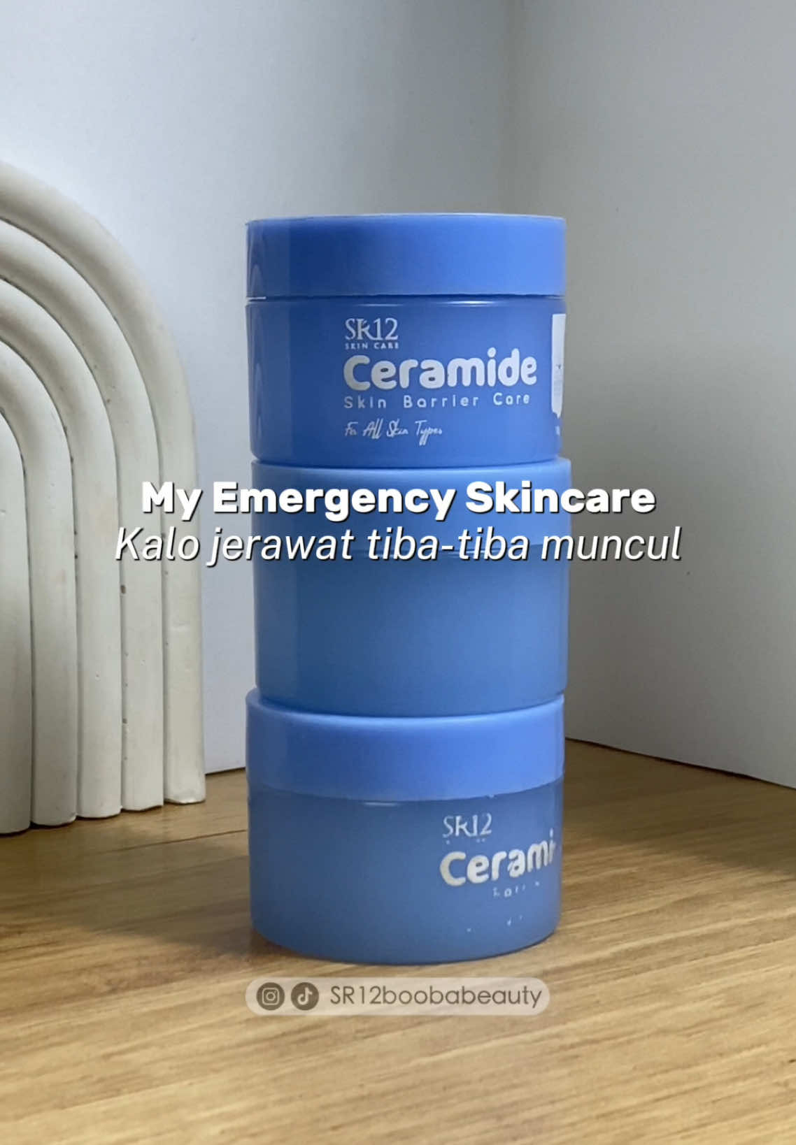 Jerawat muncul tiba-tiba? 🚨 Jangan panik! Rawat skin barrier kamu pakai Ceramide Skin Barrier Care biar jerawat cepat reda & kulit tetap sehat  Cocok untuk semua jenis kulit, jadi aman dipakai setiap hari. Yuk cobain sekarang, siapa tau jadi emergency skincare andalan kamu #skincaretips #moisturizer #sr12 #acneproneskin #moisturizer 