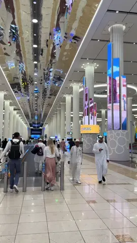 Dubai International Airport 📍Beautiful and Different 🇦🇪🇬🇧❤️ #dubaiairport #dubaiinternationalairport #dxb #emirates #dubai @Lovin Dubai | لوڤن دبي @Emirates @Dubai International Airport 