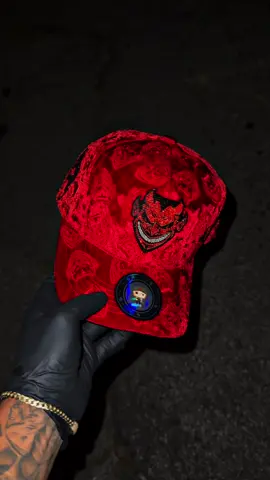 Yo quiero hablar con Satanas 👹 ordena la en WWW.CHUCKYHATS.COM #chuckyhats #gorras #lucifer #usa #mexico 