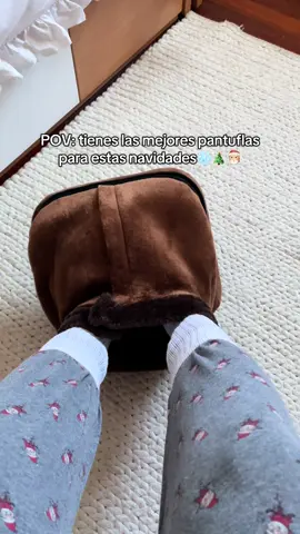 Mis pantuflas navideñas tienen calefacción y masaje de pies incluido😍. Sin duda la mejor compra que he hecho en mucho tiempo🎁🎄☃️ #hogar #frio #piesfrios #navidad 