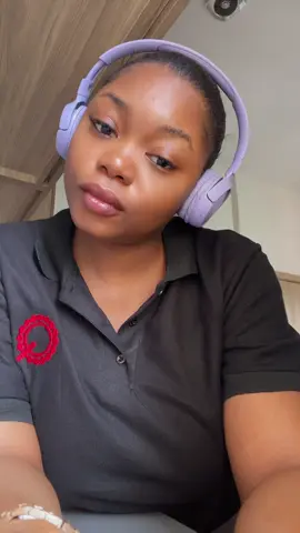 Let’s embrace our foreheads and leave the frontal ponytails alone !!!!😂