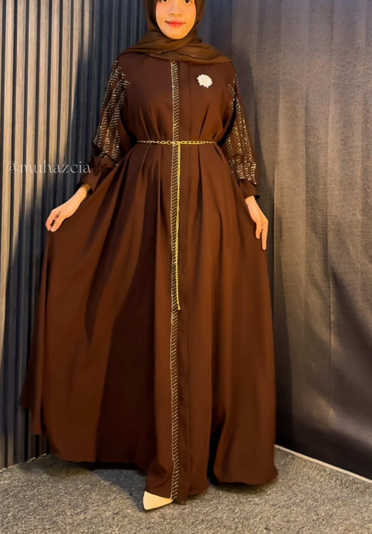 Masyaallah abayanya cantik sekali🤍 #abaya #abayastyle #abayagirls #gamis #abayalebaran 