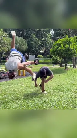 Flip failed 😂#fail #fyp #omg #foryoupage #fails #usa🇺🇸 