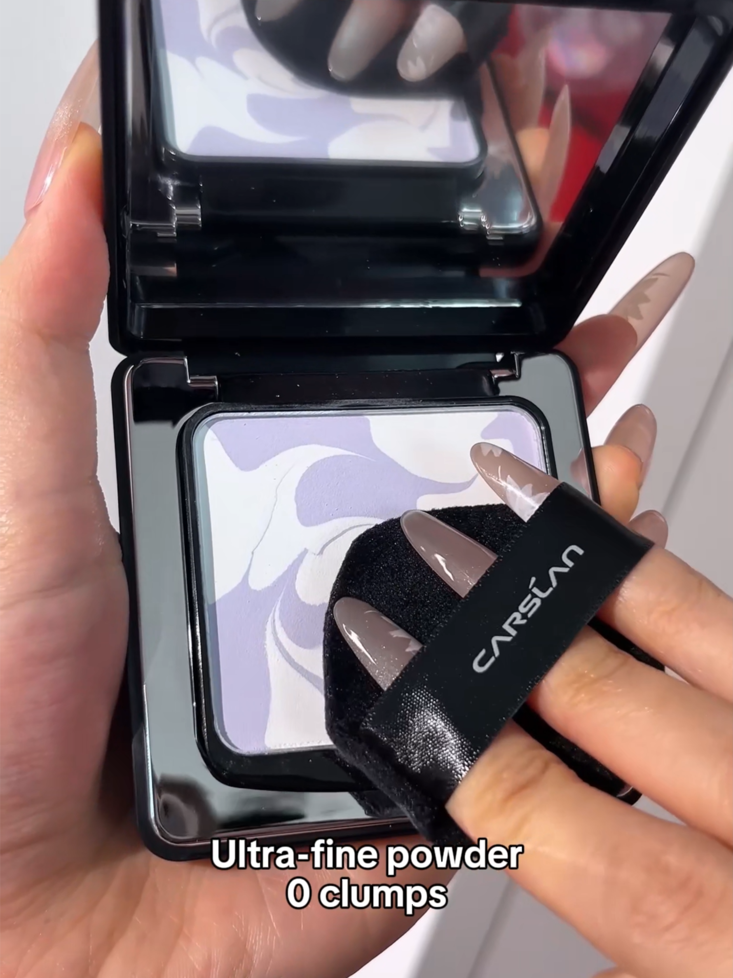 This powder didn’t come to play—oil? Gone. Dullness? Who? #CARSLAN #airbrushedmakeup #blurringpowder #compactpowder #flawlessmakeup #longlasting #oilcontrol #makeup #fyp