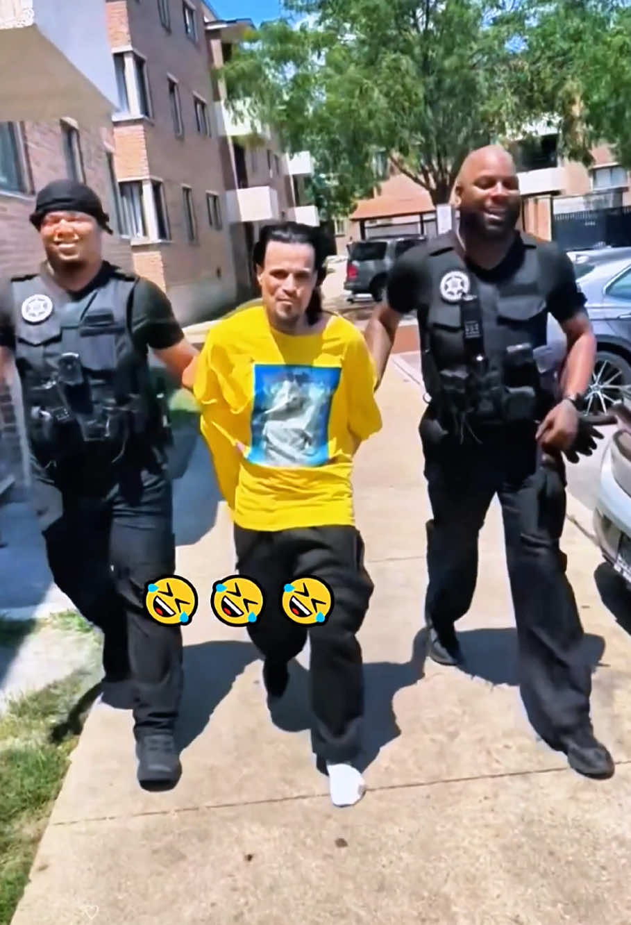 Funny cops moments.#funny #cops #police #funnyvideos #prank