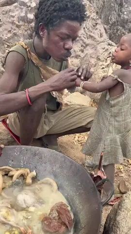 Panda enjoy his noodles#crdvideo #လူမဲ #လူရိုင်း #africa #fypdong 