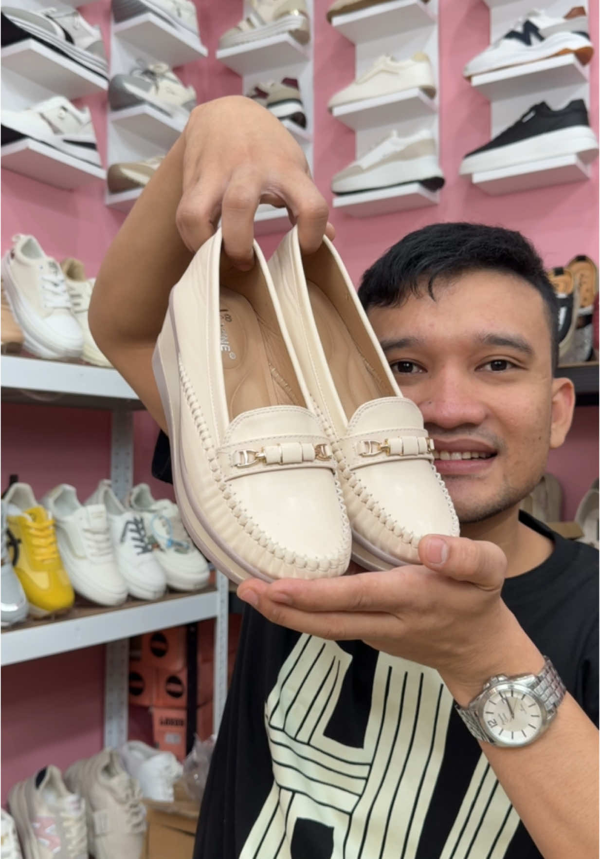 Sepatu wedges wanita tinggi 5cm kekinian.#promoguncang1010 #sepatuwanita #sepatuwedges #sepatupesta #sepatukantor 