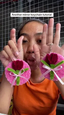 Fuzzy wire mirror keychain tutorial  #fuzzywire #fuzzywirekeychain #fuzzywireflowers #fuzzywireflower #tutorial 