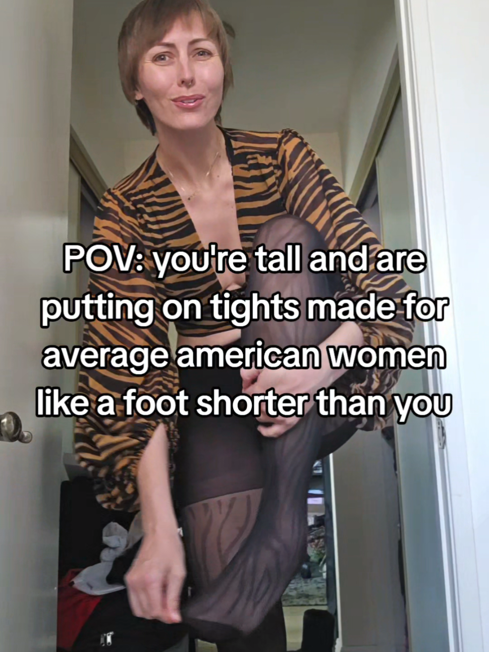 just need 2 be patient and stretch them lmao #tallgirlproblems #tallpeopleproblems #tights #pantyhose #neurodivergent 
