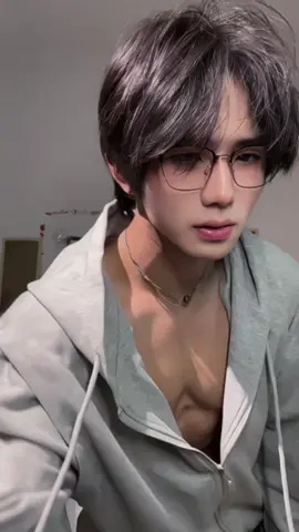 #帅哥日常 #鞭子舞 #少年感 