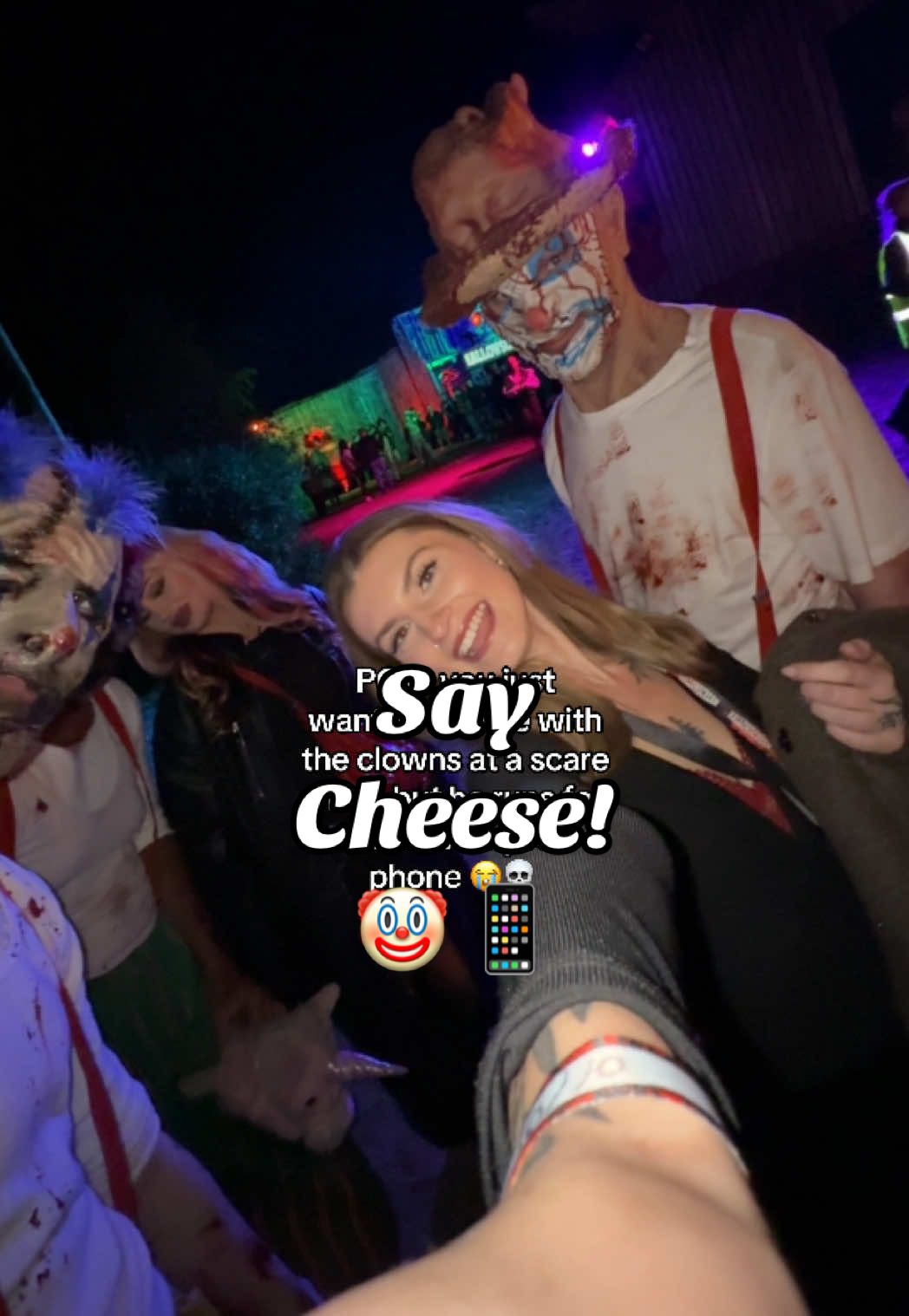 If you needed a sign to visit @Hallowscream then this is it 😅   @tarantellax  #scaremaze #halloween #bringthescreams #clown #funny