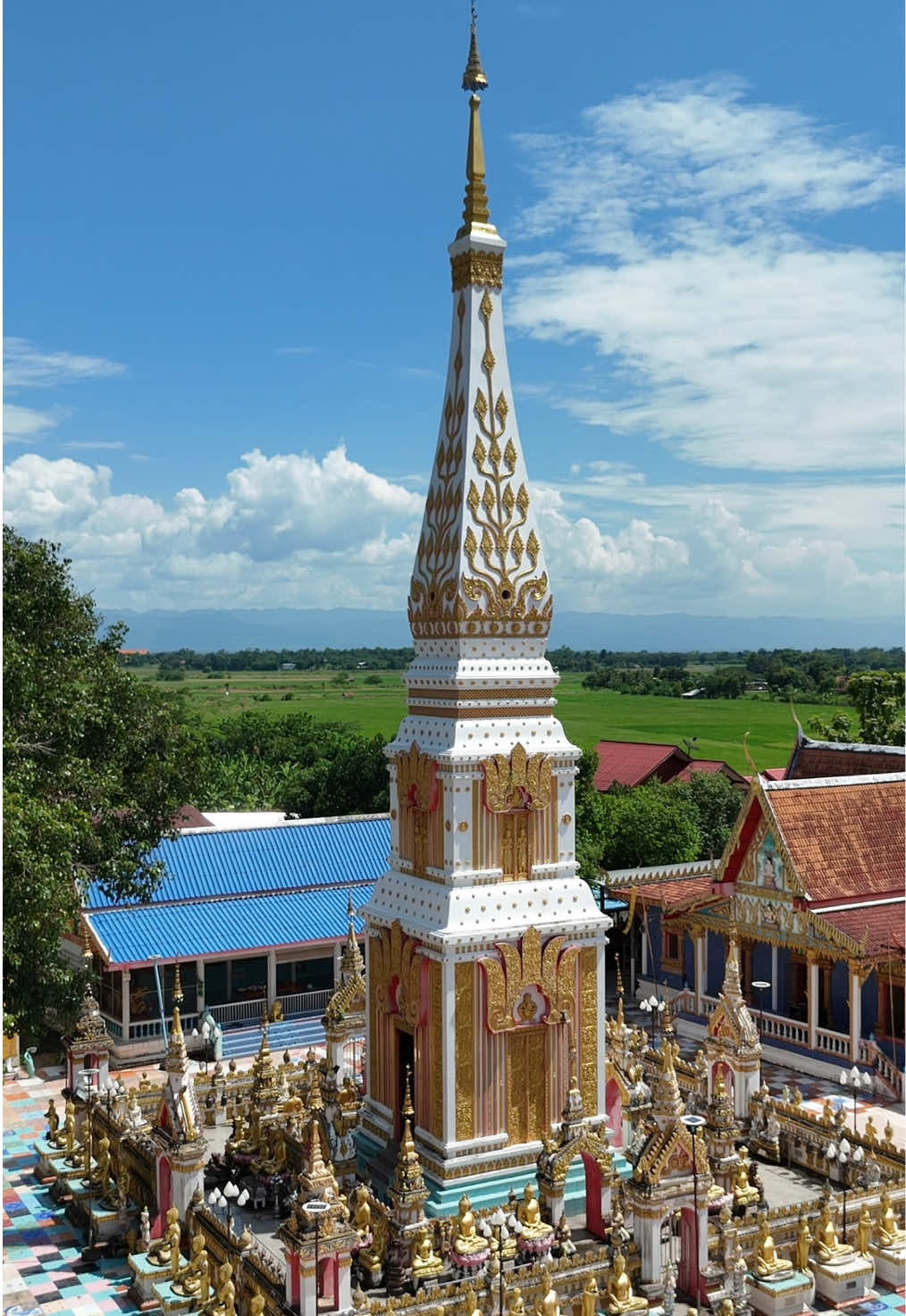 พระธาตุพนมจำลอง วัดราษฎร์ประดิษฐ์วราราม อ.หล่มสัก จ.เพชรบูรณ์ #วัดราษฎร์ประดิษฐ์วราราม #วัดสวย #หล่มสัก #เพชรบูรณ์ 