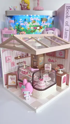 Let's build a cake shop🍰🩰🎀🫧 ── วันนี้มาต่อร้านเค้กกันน อันนี้จ๋วยมากก ชอบบ ต่อทั้งวันเลย เปิดบาร์บี้แล้วต่อไปด้วยคือฟินมากก ของแต่ละชิ้นคือน่ารักมากก ทาง @rolife_official เค้าทำถึงทำดีมากๆเลย อยากต่อทุกวันเลย~ บ้านจิ๋วต่อไปจะต่ออันไหนมาลุ้นกัน อยากเก็บทุกคอลเลยยย🫶🏻 ⋆𐙚₊ 𝐭𝐚𝐠𝐬 ; #rolife #rolifeminiatures #ของจิ๋ว #cakeshop #rolifeminihouse 